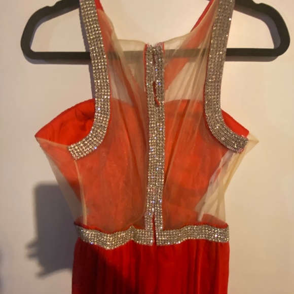 Fire red beauty prom dress - Picture 3 of 7